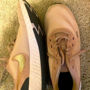 Never worry Nike running shoes